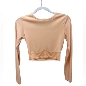 Pretty Little Thing Woman’s Peach Colored Ribbed Long Sleeve Crop Top Size 8